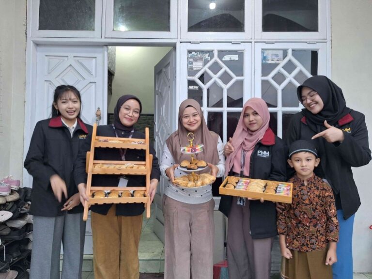 UMKM Kelurahan Sisir Melejit, PMM UMM Kel.4 Ungkap: Digital Lebih Efektif?