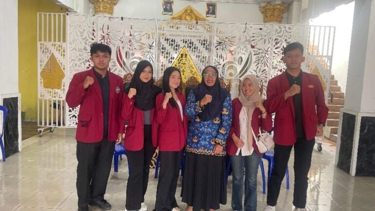 Melalui Program Psikoedukasi Mahasiswa PMM UMM Kelompok Tiga Melakukan Penguatan Peran Kader Kesehatan Desa Sumberporong